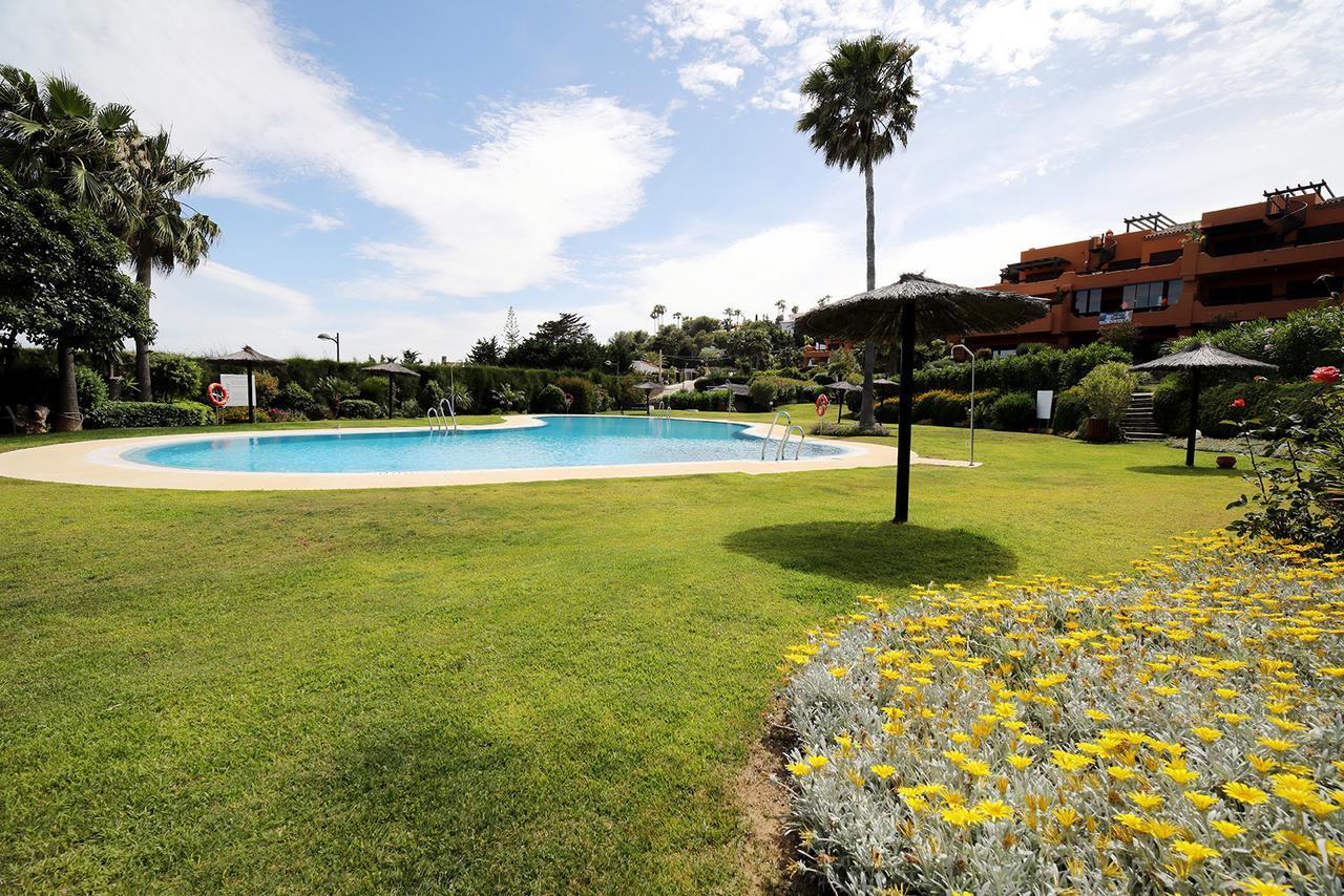 Jardines De Nueva Galera Cozy Penthouse Daire Estepona Dış mekan fotoğraf